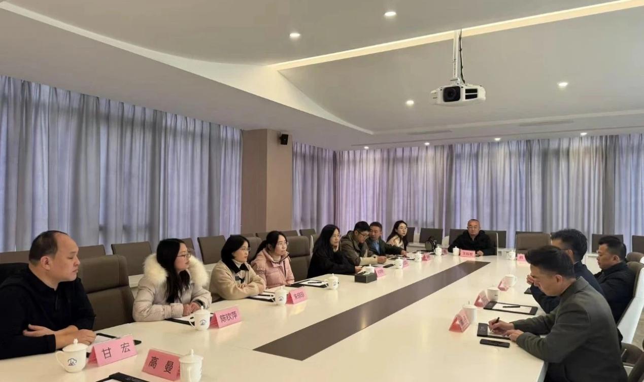 cbcf7cdcfe218c5a1f81b76ba5cddbb